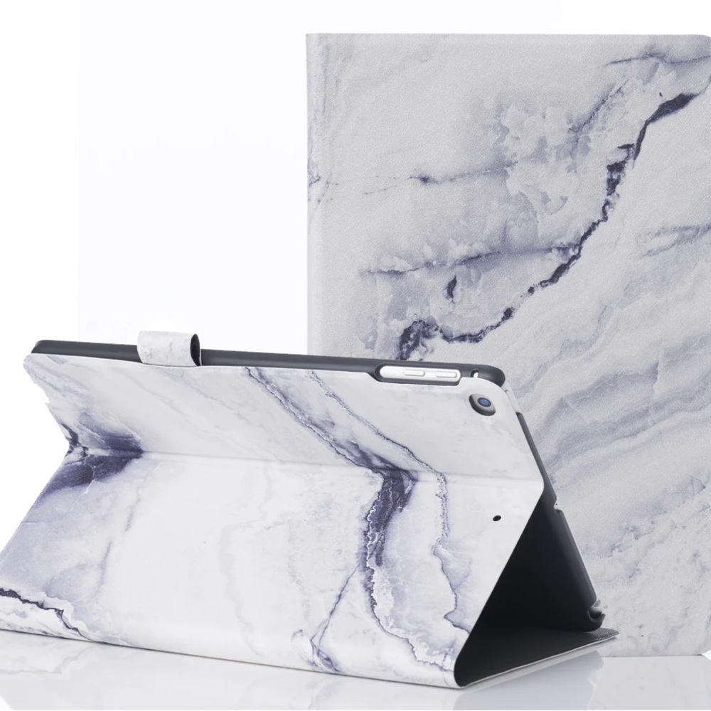 Chic Geeks Grey Marble IPAD Case - Picture 2 of 5